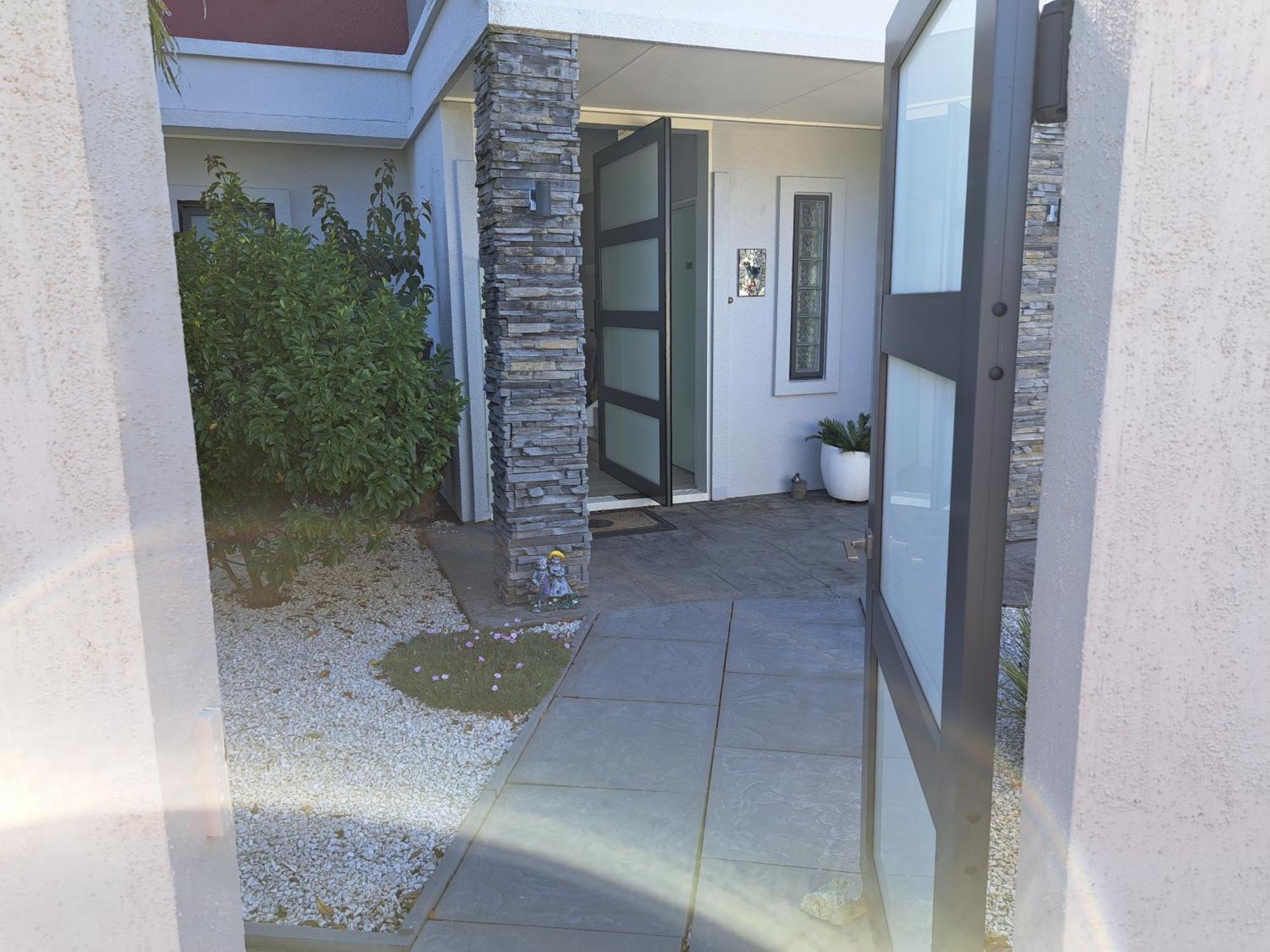 Two Rooms With One Queen Size Bed In Each Room One Bathroom For The Two Rooms Mount Maunganui Buitenkant foto